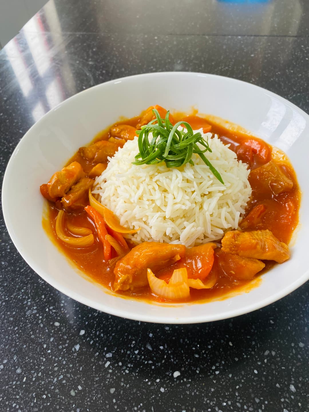 CHICKEN IN RED CHILI SAUCE