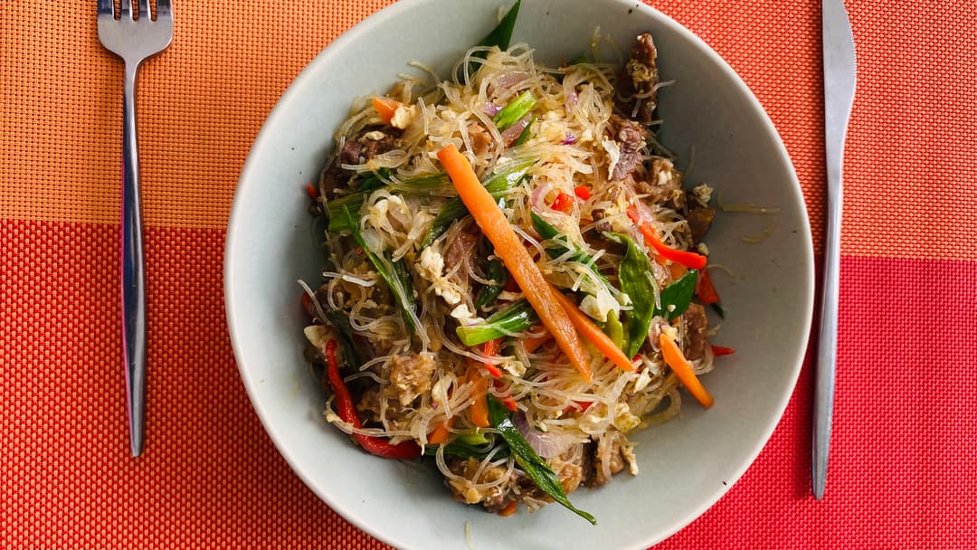 STEAK SINGAPORE NOODLES