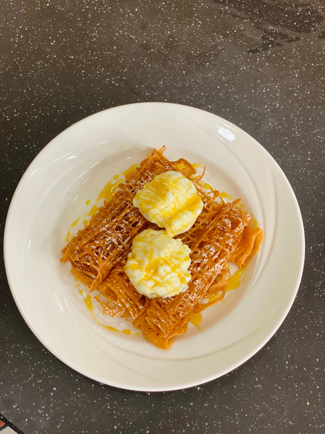NET PANCAKES WITH ICE CREAM